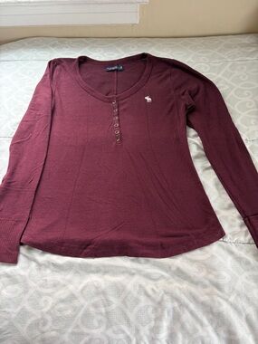 Abercrombie & Fitch Women's Long-Sleeve Henley Top in Burgundy